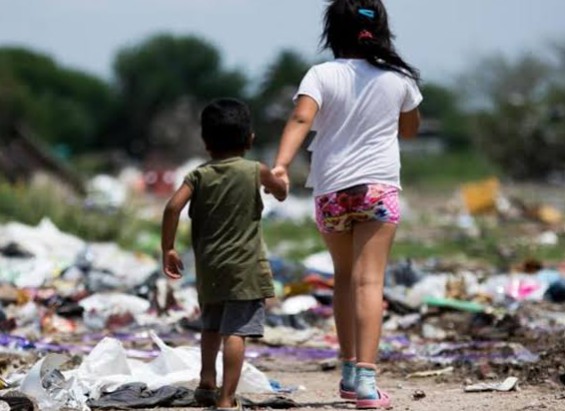Pobreza: el 40% de los niños no tiene acceso a ropa o zapatos