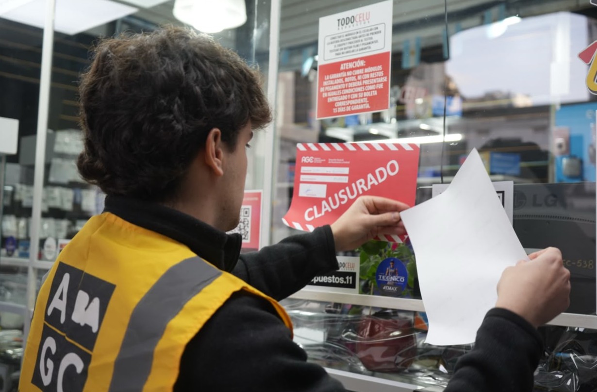 La Ciudad clausuró una galería  y 10 cuevas de celulares robados