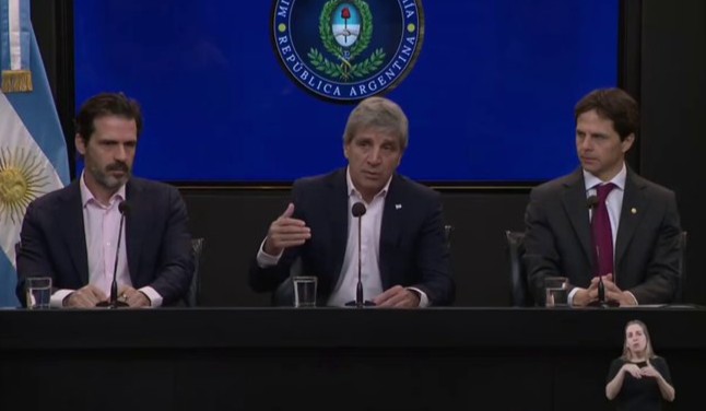 Caputo anunció créditos hipotecarios con fondos de la ANSES