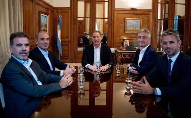  PASO en debate: LLA y Pro retoman contactos  