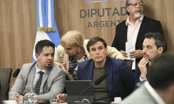 Endeudamiento: LLA abre el debate y la oposición acusa una trampa