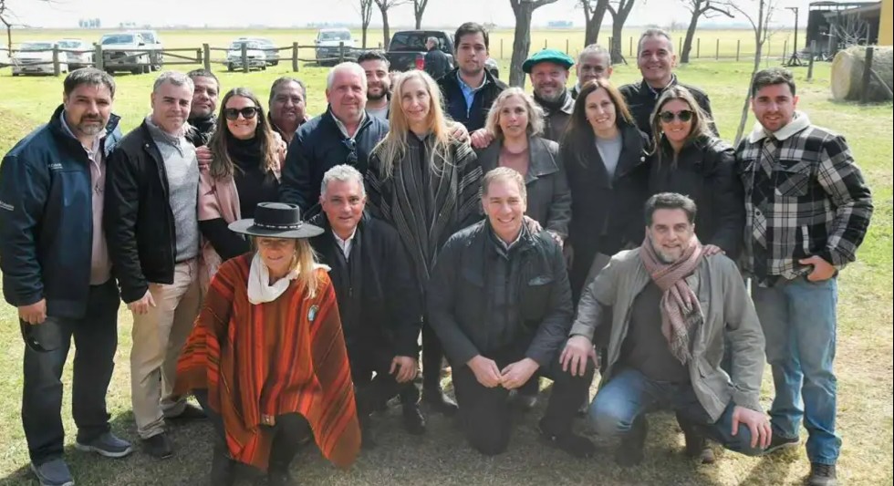 Karina Milei, Santilli y Pareja, de recorrida por la Provincia