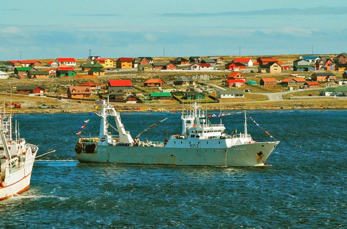 Malvinas: el Gobierno endurece su postura e incluiría a la pesca