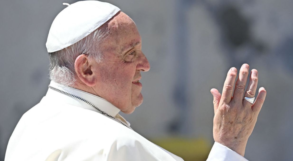 Con el Papa Francisco no, amigos