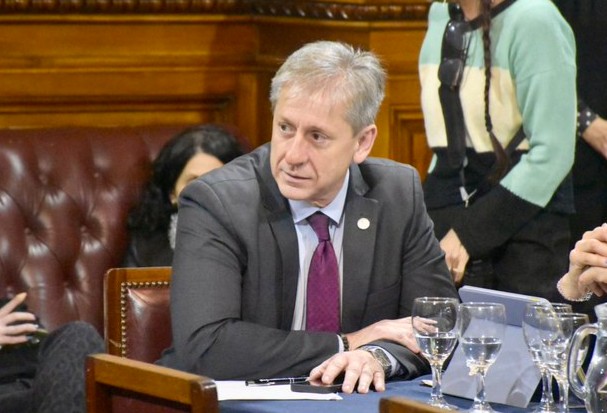 El radicalismo instala el debate por la coparticipación federal