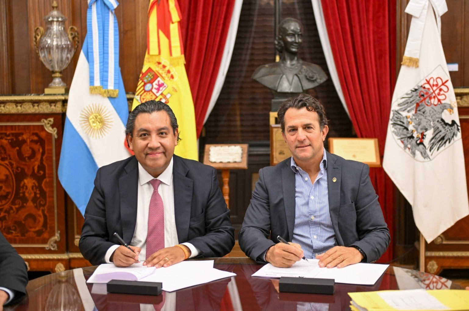 La Legislatura porteña firmó un acuerdo con una universidad española
