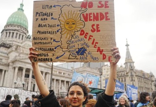 “Argentina no se vende”: la calle vuelve a Tribunales por la Ley de Tierras