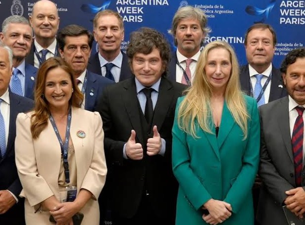 De París al distanciamiento: la vicegobernadora cordobesa se apartó de Milei