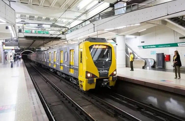 La Línea F entra en su etapa decisiva: la Ciudad evalúa las ofertas