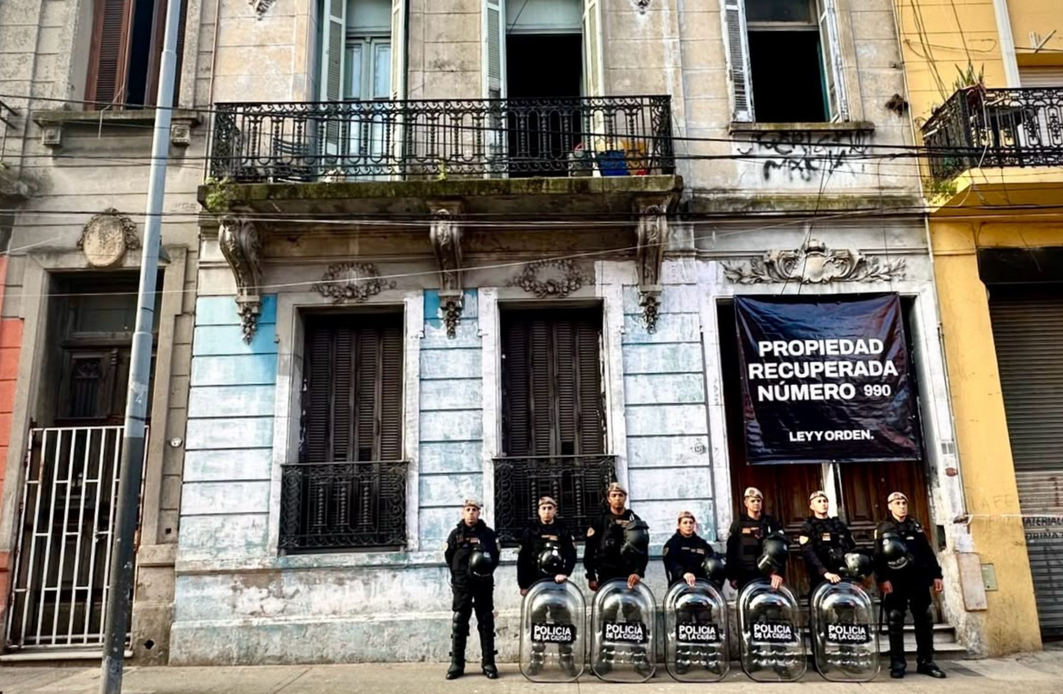 Desalojo 990: la Ciudad recuperó un conventillo tomado en Constitución