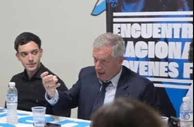 “Tiene diálogo y poder”: Monzó elogió a Massa y criticó la gestión de Milei