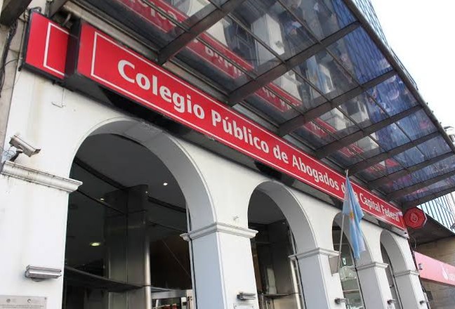 "No hay derecho al insulto": la Abogacía porteña le pone límites a Milei