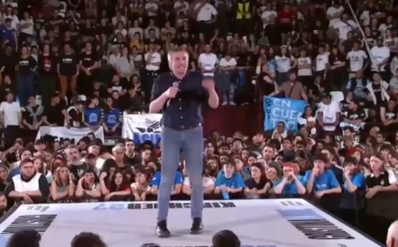 Máximo llamó a “hacer presidenta” a Cristina en el homenaje a Néstor