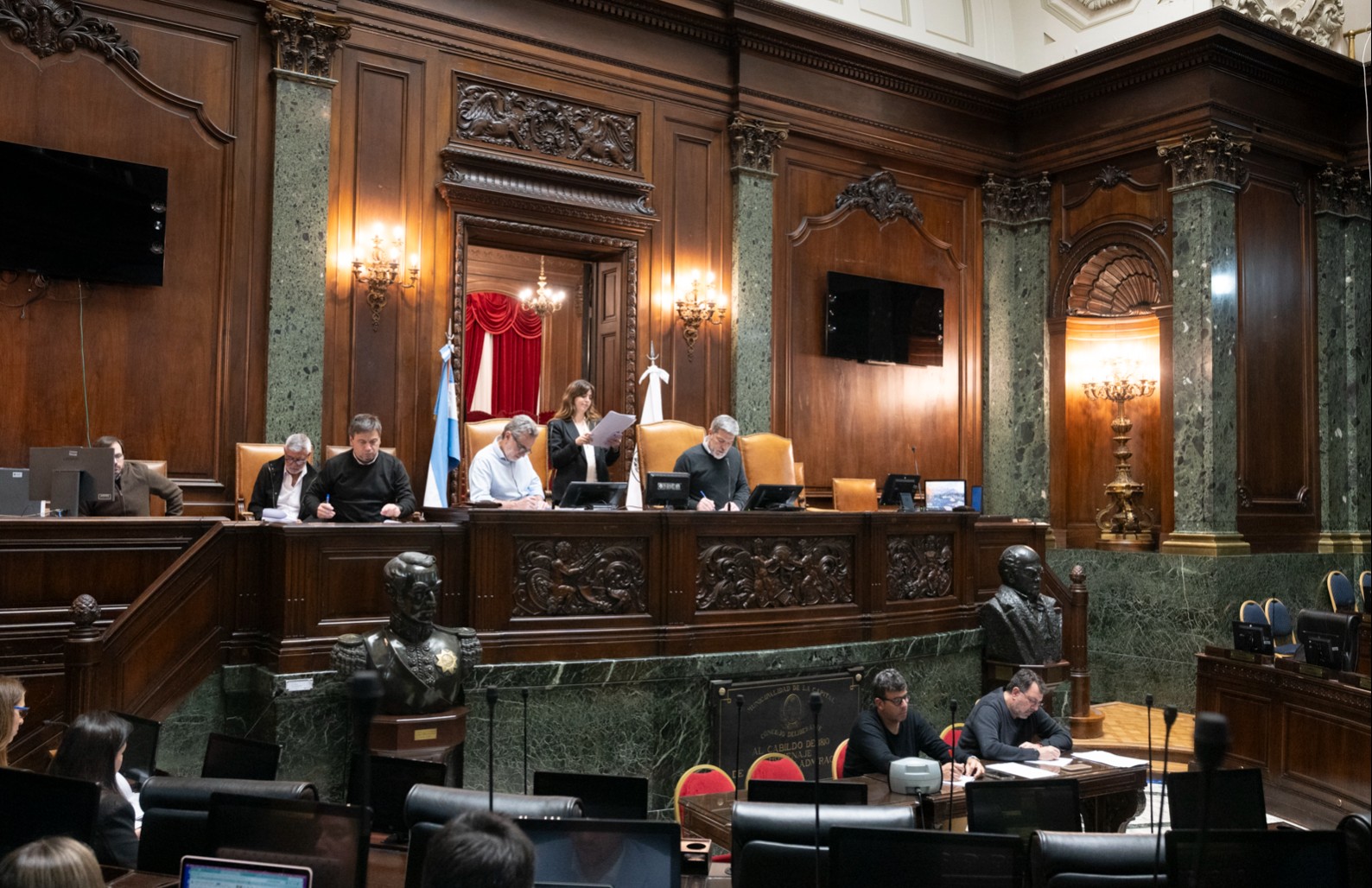 La Legislatura vuelve a sesionar con una agenda cargada